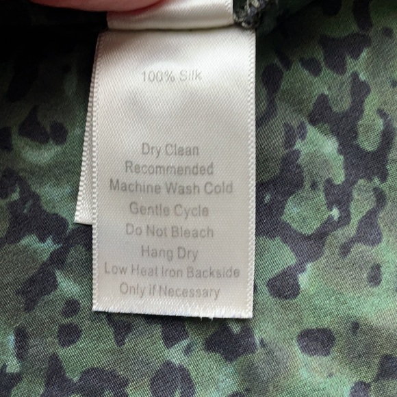 ECRU Silk Camo/Animal Print Blouse sz XS - Picture 13 of 14